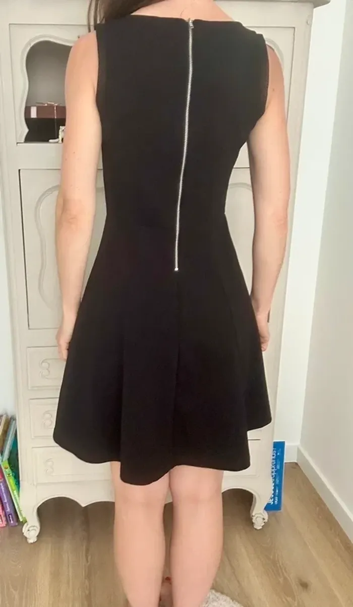 Magnifique robe patineuse noire Naf Naf – Taille M - photo numéro 4