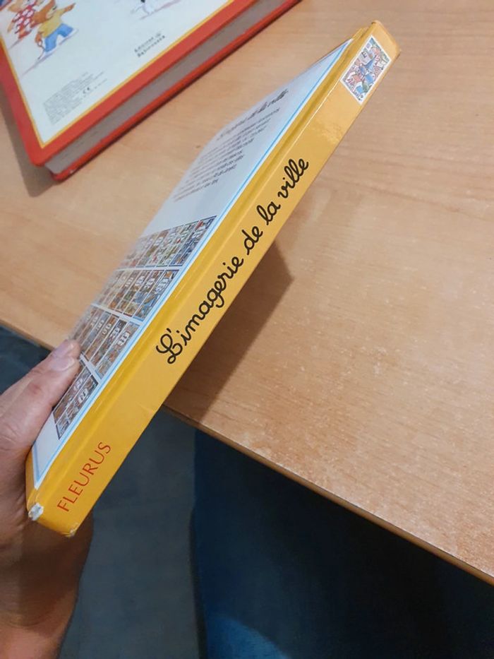 Livre L imagerie de la Ville Fleurus Edition 2001 - photo numéro 2