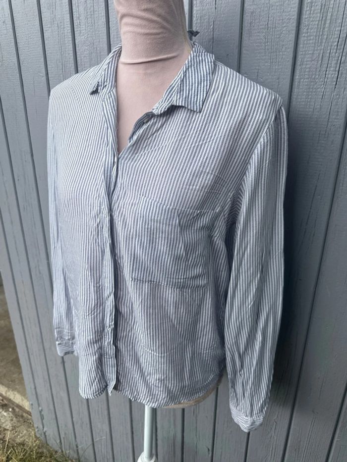 Chemise manches longues légère rayé grise blanche été Bershka 38/M - photo numéro 3