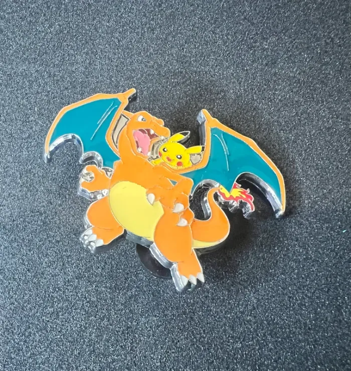 Pins Dracaufeu Coffret célébration 25 ultra premium - photo numéro 3