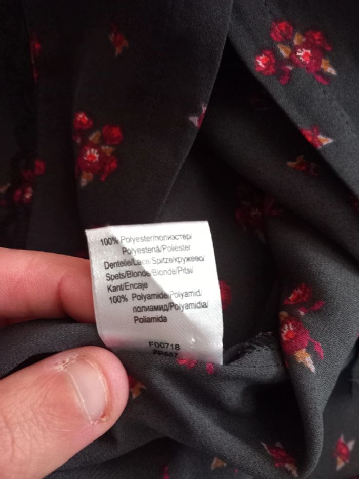 Chemisier à fleurs rouges (T. 42) - photo numéro 5