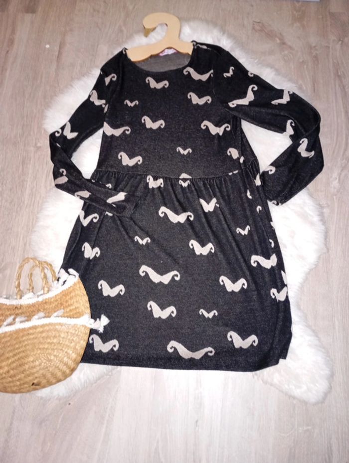 1€ Tex robe 11/12 ans imprimé moustache 🧔