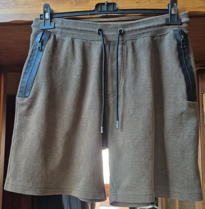 Short bershka