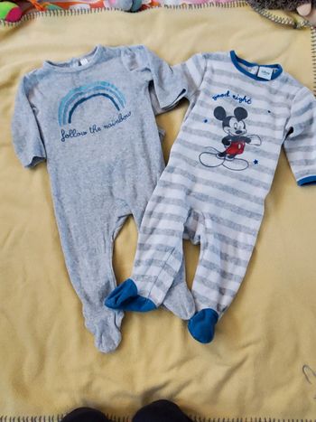 Lot 2 pyjamas mixtes 9 mois