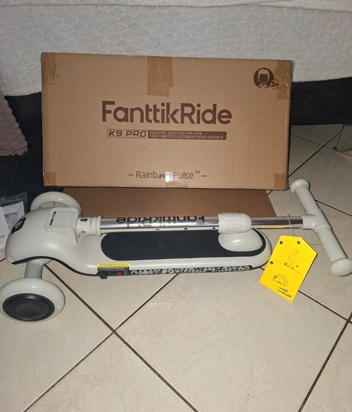 Trotinette électrique pour petite fille