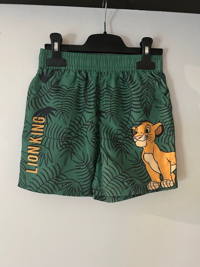 Short pour la plage taille 5/6 ans