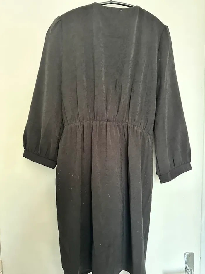Robe noire cache cœur - photo numéro 4