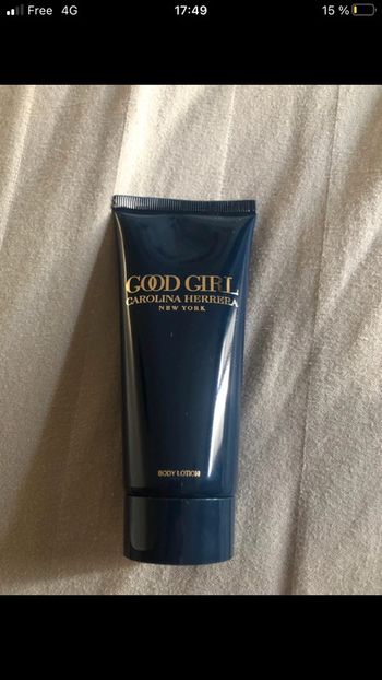 Carolina herrera good girl body lotion