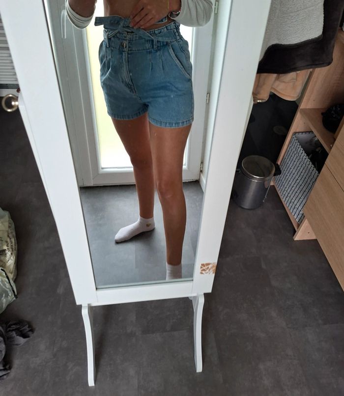 Short en jean et noeud - photo numéro 2