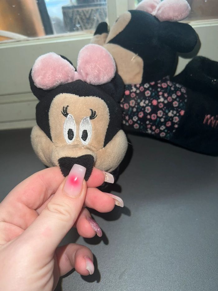 Chaussons minnie Disney pointure 22-23 22 23 pantoufles - photo numéro 5