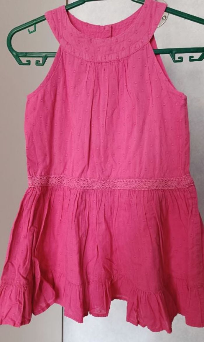 Robe rose, 6 ans