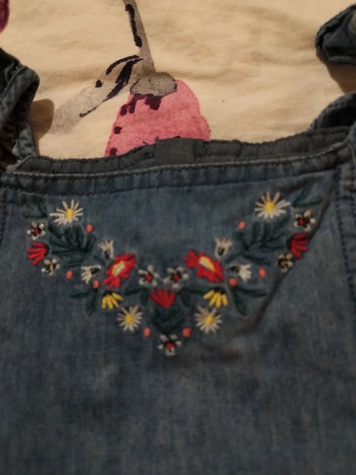 Très jolie robe en jean avec fleurs brodées Sergent Major taille 5 ans - photo numéro 5