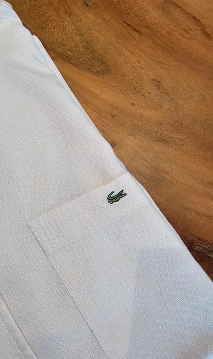 Chemisette Lacoste Taille 40 - photo numéro 2
