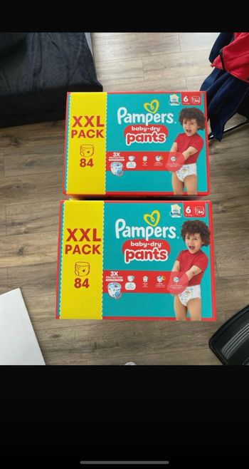 2 cartons de couches Pampers  baby dry taille 6