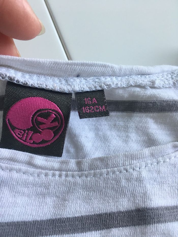 T-shirt enfant fille 16 ans très bon état - photo numéro 3