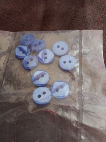 Lot de 10 Boutons Bleus - Neufs