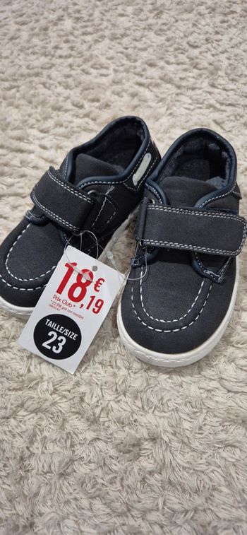 Chaussure t23 neuf