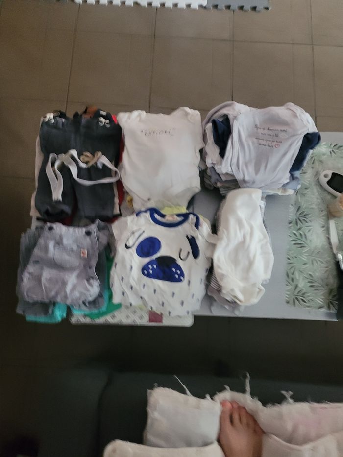 Lot de vêtements - photo numéro 2