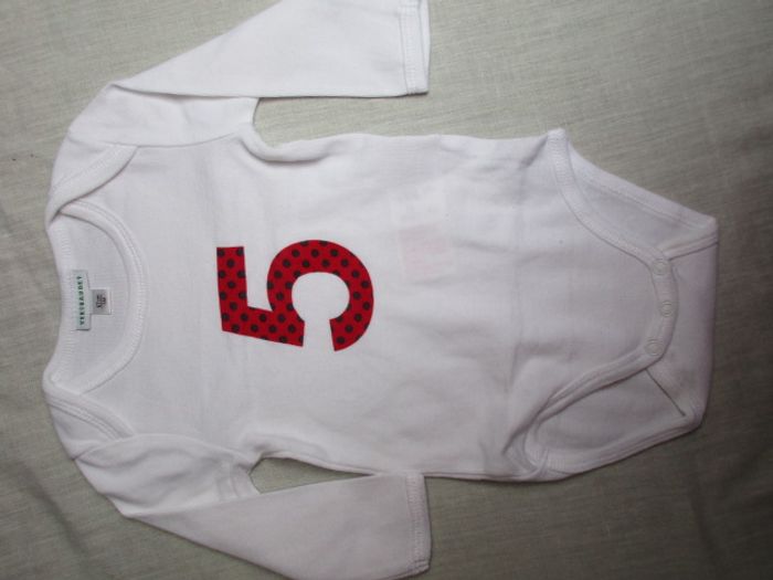 Lot de 7 body, 6 mois - photo numéro 4