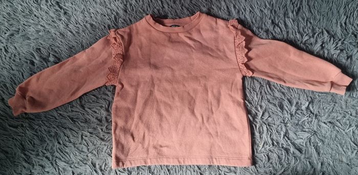 Sweat rose à volants aux épaules 4ans