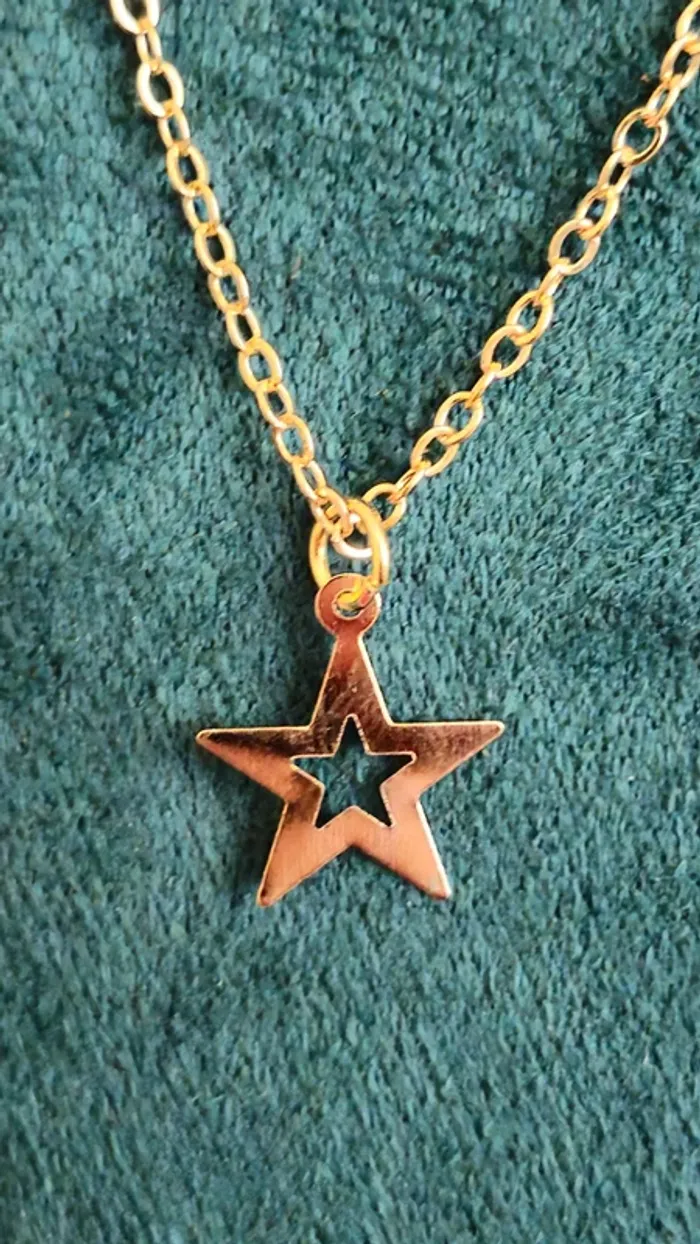 Collier doré - photo numéro 2