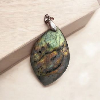 Pendentif labradorite, pierre de protection