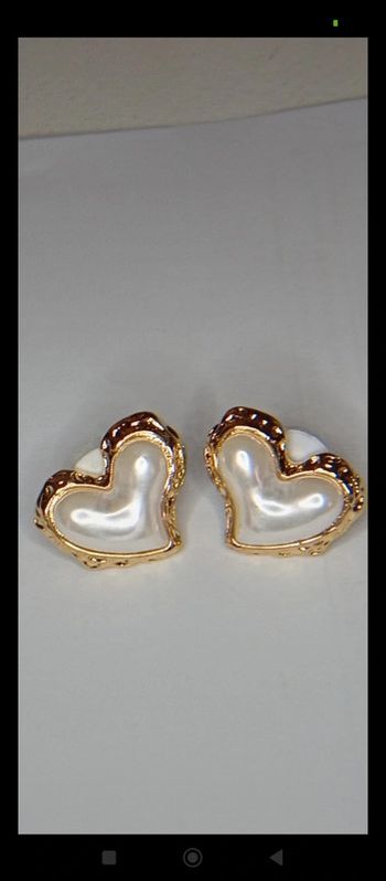 Boucles d'oreilles coeur blanc