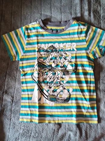 T-shirt taille 8 ans