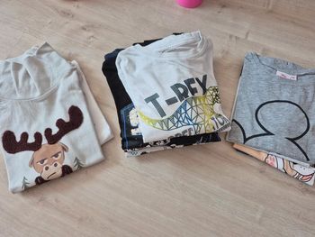 Lot tee shirts