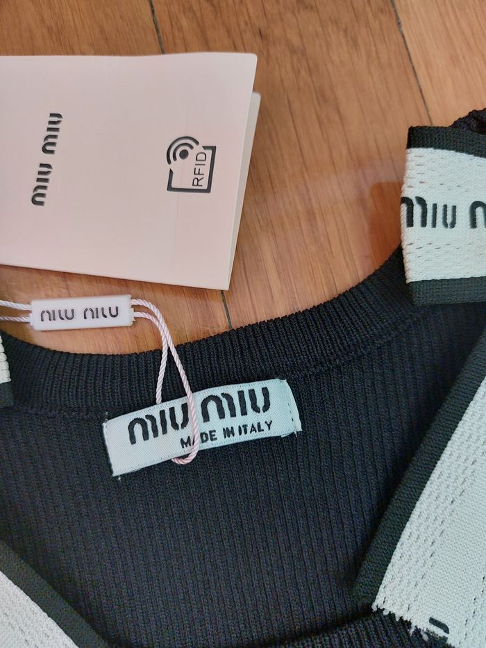 Top Miu Miu noir à nœuds blancs – Neuf avec étiquette - photo numéro 4