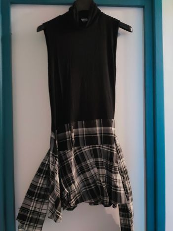 Petite robe courte  sans manche