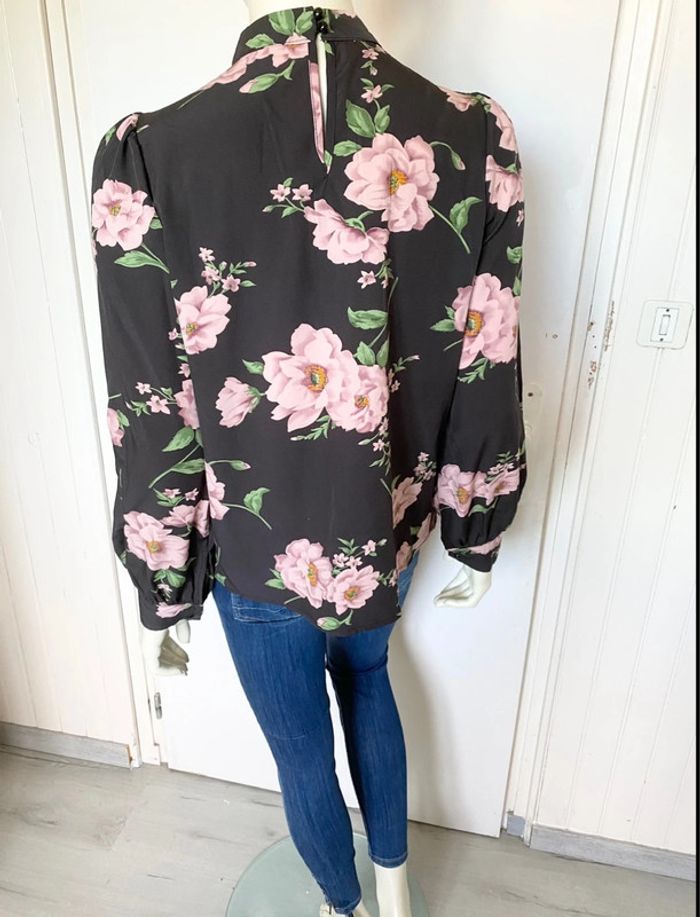 Blouse fleurie à col montant – Shein – Fond noir & fleurs roses – Taille 36/S – Excellent état - photo numéro 3