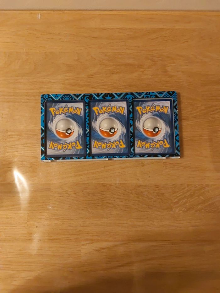 Porte carte pokemon bleu