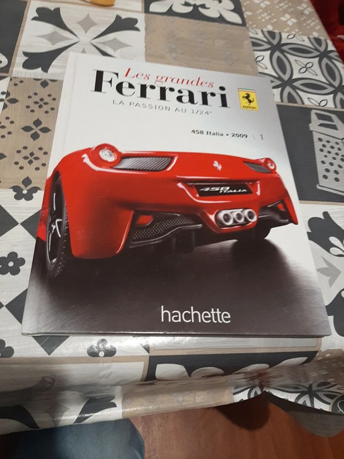 Livre sur les grandes Ferrari 2009