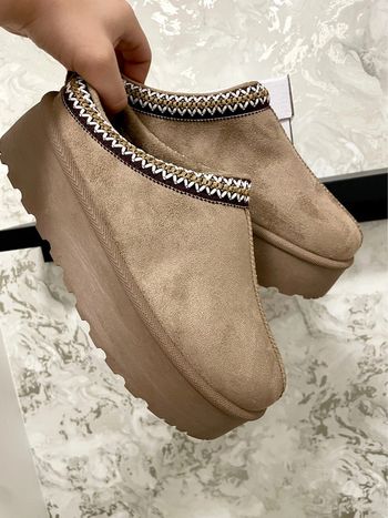 Chaussures à plate-forme fourees