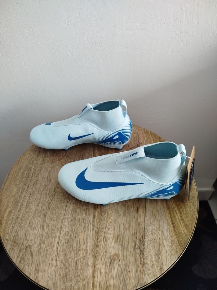 Crampons Nike 36,5 - photo numéro 3