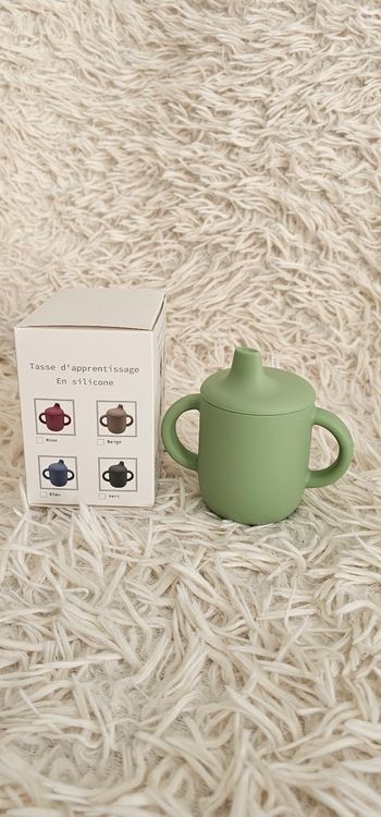 Tasse en silicone vert sauge en silicone Neufs