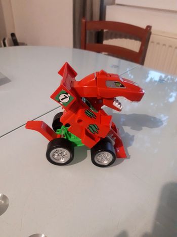 Voiture transformable Dinosaure