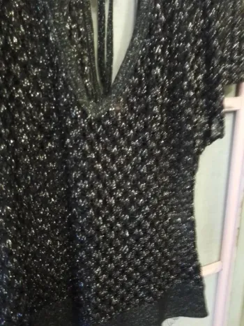 Haut noir et métal  manches courtes femme taille 42/44