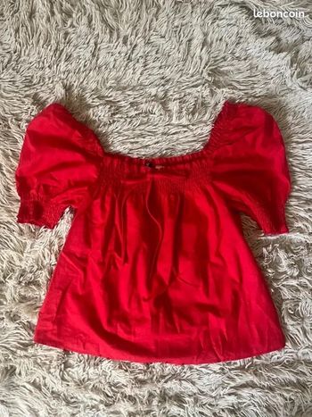Joli petit top rouge épaules dénudées H&M taille S