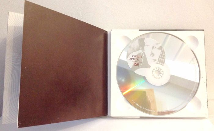 CD musique Carla Bruni quelqu'un m'a dit - photo numéro 5