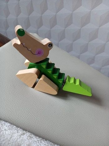 Crocodile en bois a clipser