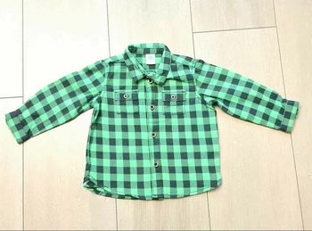 Chemise verte et noir. Garçon 9 mois. Marque Tex