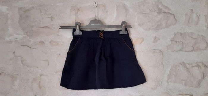 Jupe bleu marine 5-6 ans