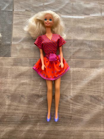Barbie avec robe et chaussures