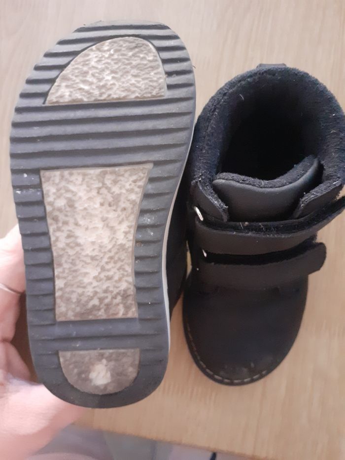 Chaussures montante pointure 22 - photo numéro 3