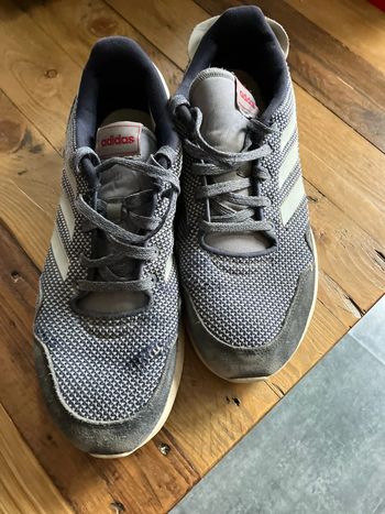 Chaussures adidas 46