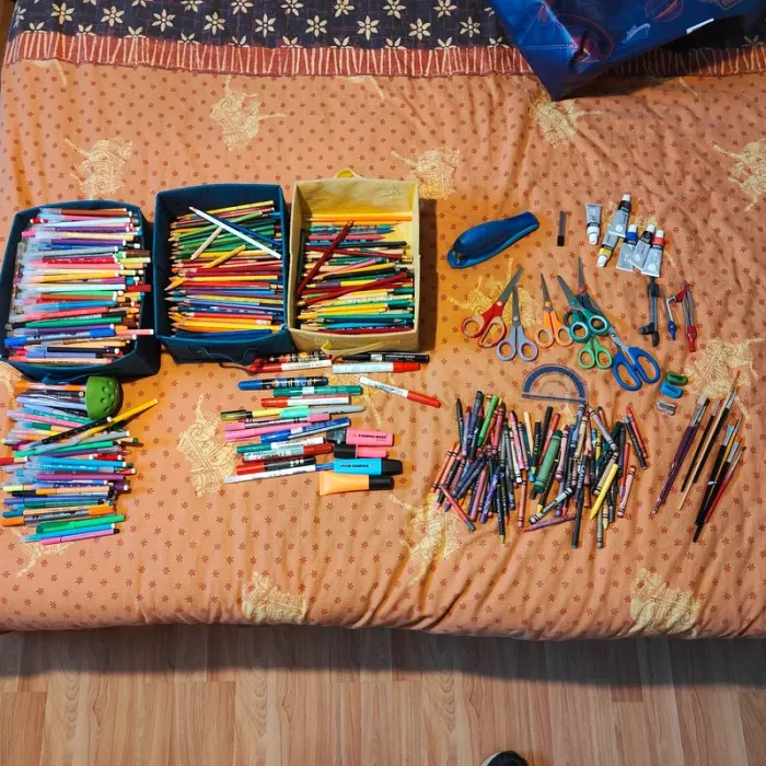 Lot de fournitures scolaires