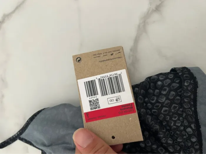 Haut Nike taille L couleur peau de serpent - photo numéro 6