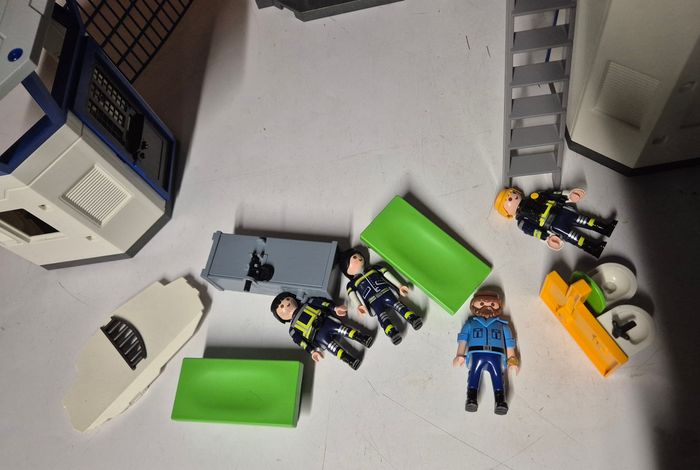 Playmobil 6919 commissariat de police avec prison city action - photo numéro 2
